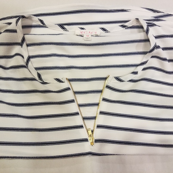 Light weight  blue/ white top. - Picture 2 of 2